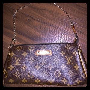 Louis Vuitton Eva Monogram Cluth